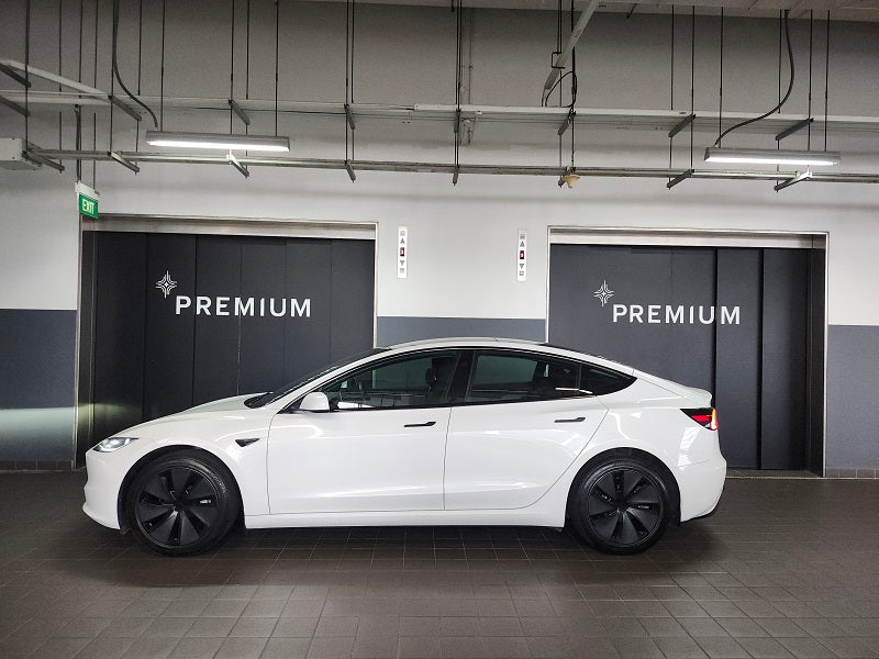 Tesla Model 3 RWD