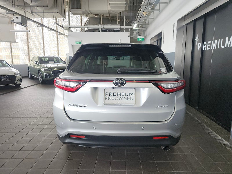 Toyota Harrier M