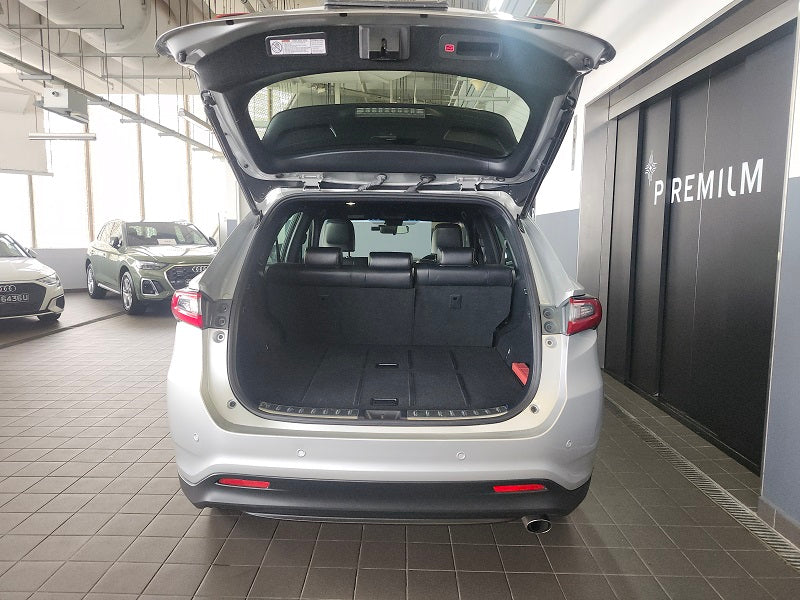 Toyota Harrier M