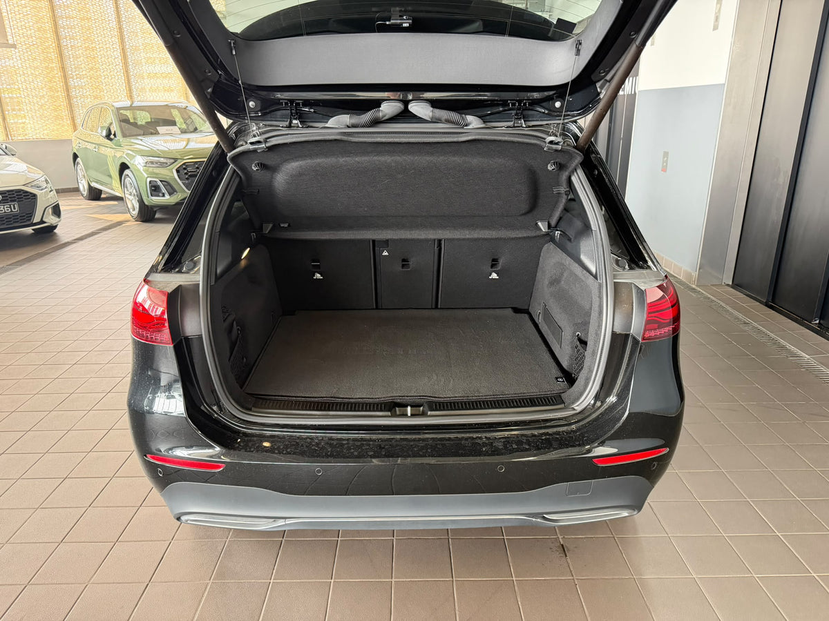 Mercedes Benz B180