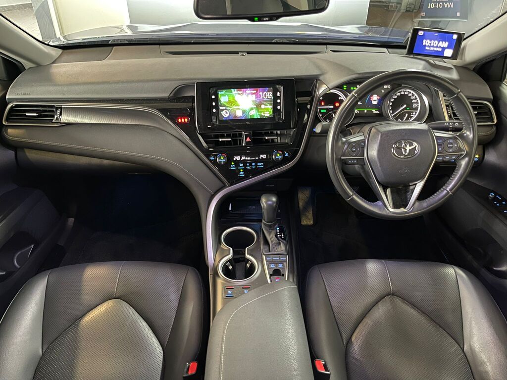 Toyota Camry Hybrid 4DR Sedan