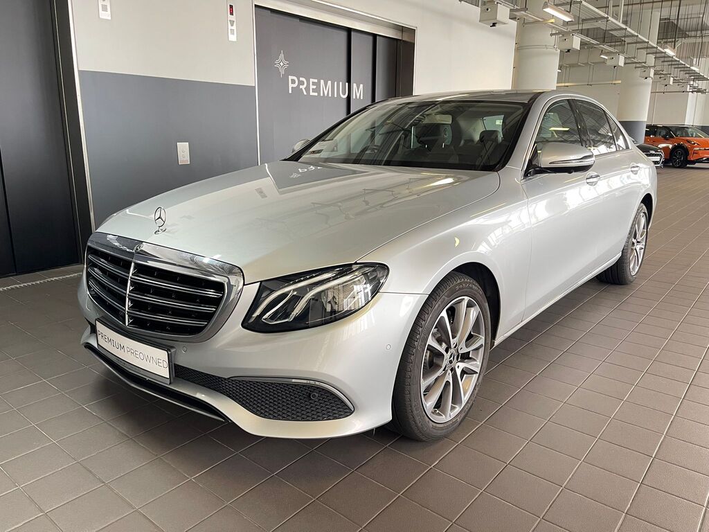 Mercedes Benz E200 Sedan Exclusive
