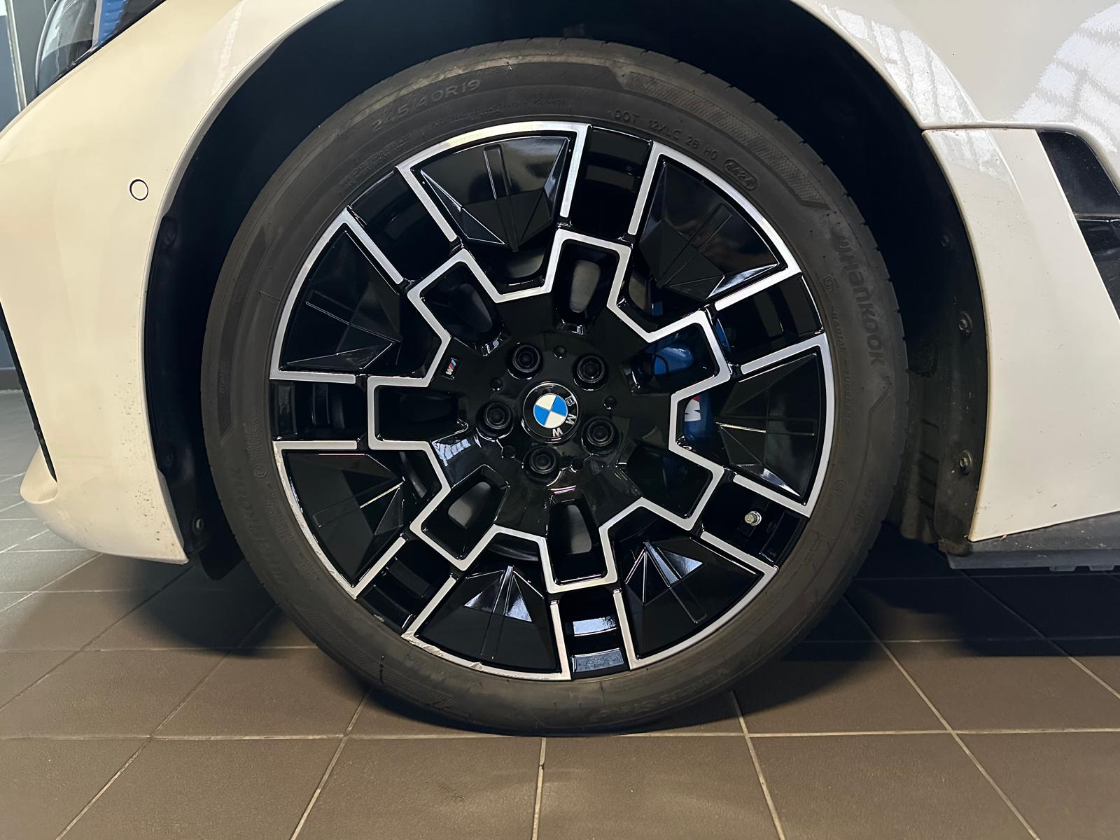 BMW i4 EDrive35