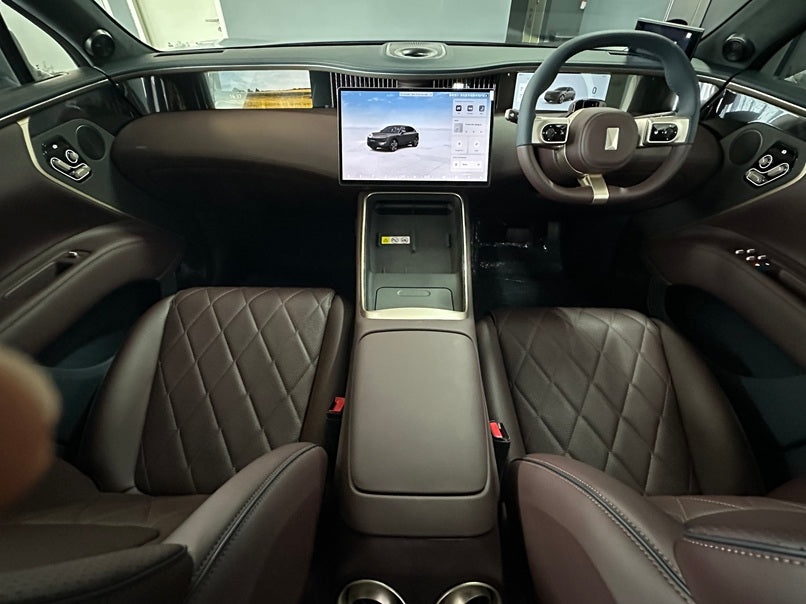 AVATR 11 RWD (STD RANGE)