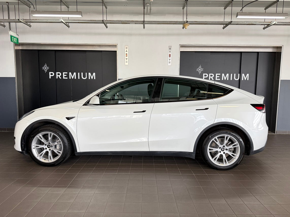 Tesla Model Y RWD