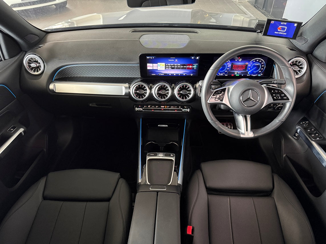Mercedes Benz EQB250+