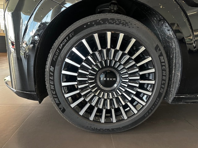ZEEKR 009 AWD