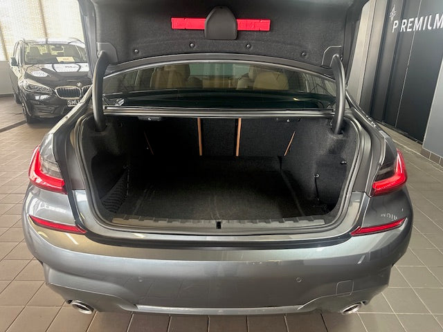 BMW 320i