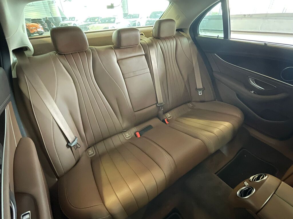 Mercedes Benz E200 Sedan Exclusive