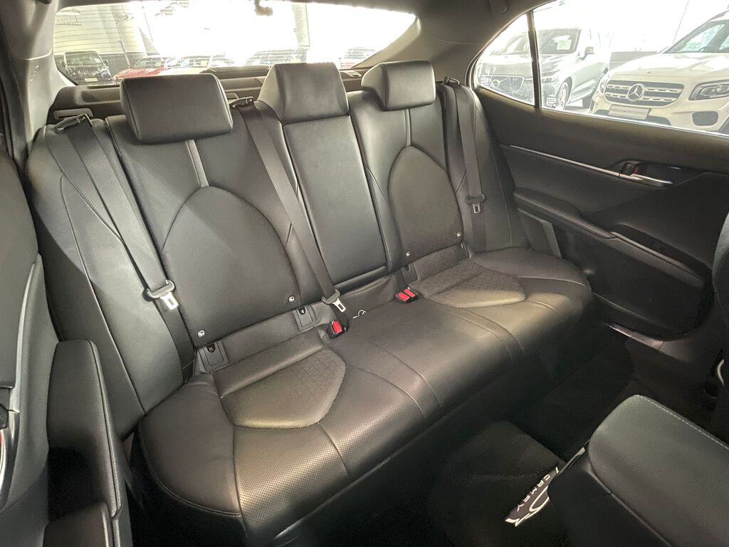 Toyota Camry Hybrid 4DR Sedan