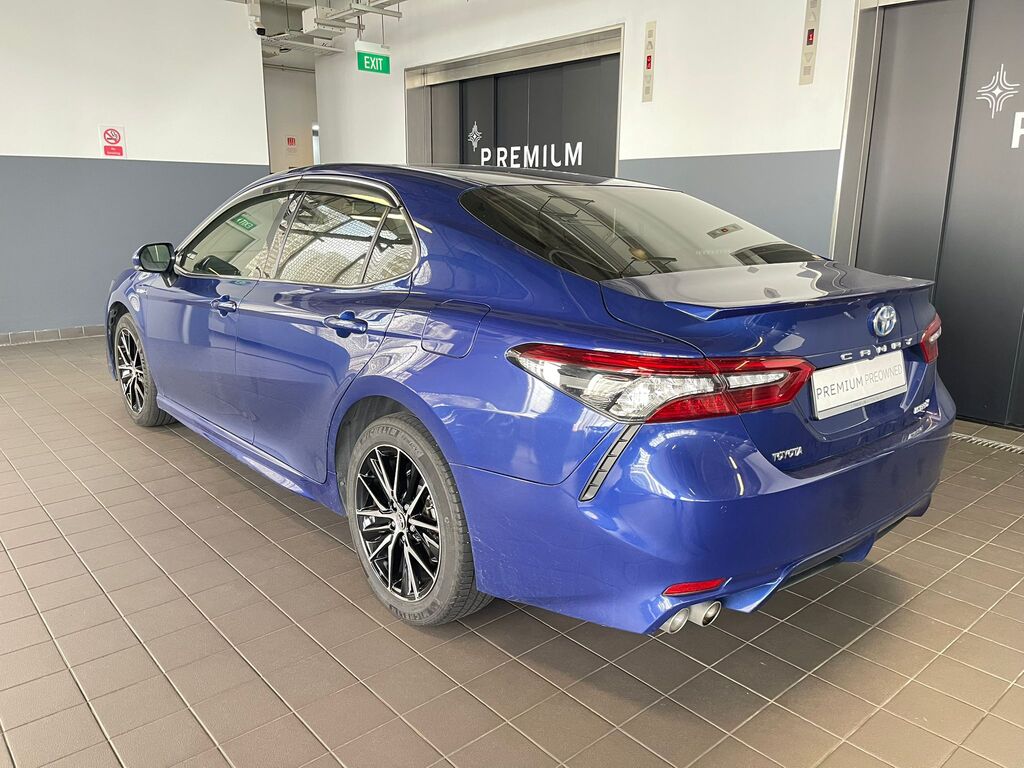 Toyota Camry Hybrid 4DR Sedan