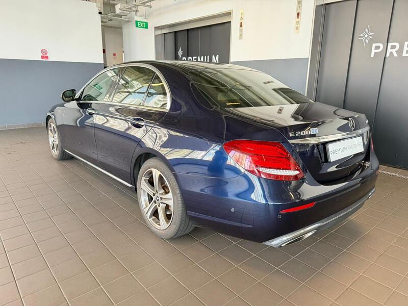 Mercedes Benz E200 Sedan AVG
