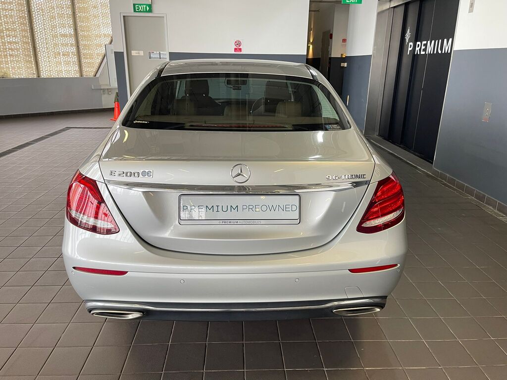 Mercedes Benz E200 Sedan Exclusive