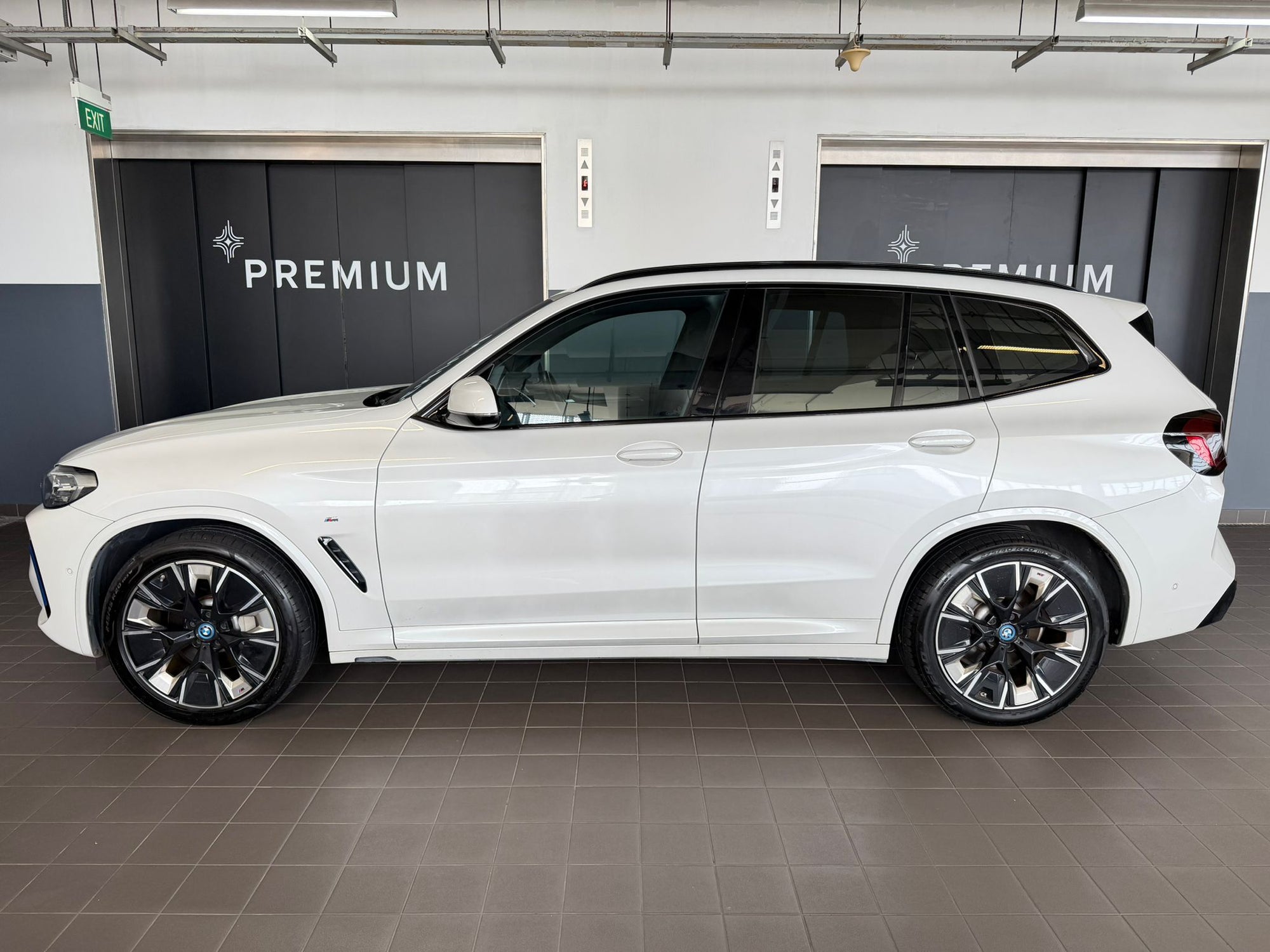 BMW iX3