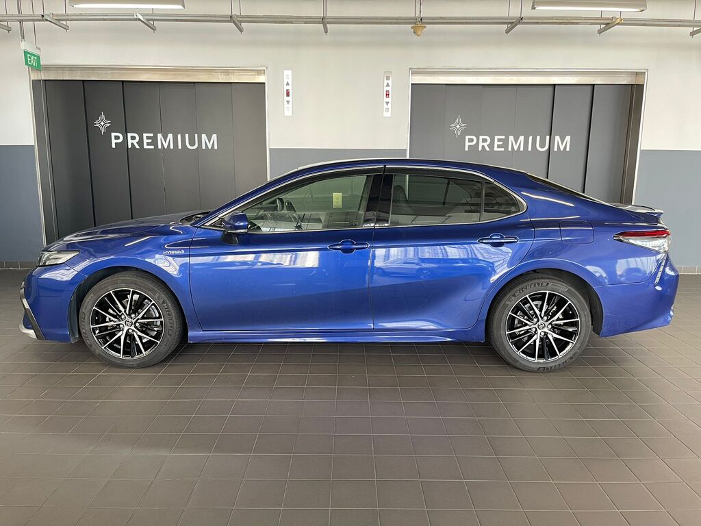 Toyota Camry Hybrid 4DR Sedan