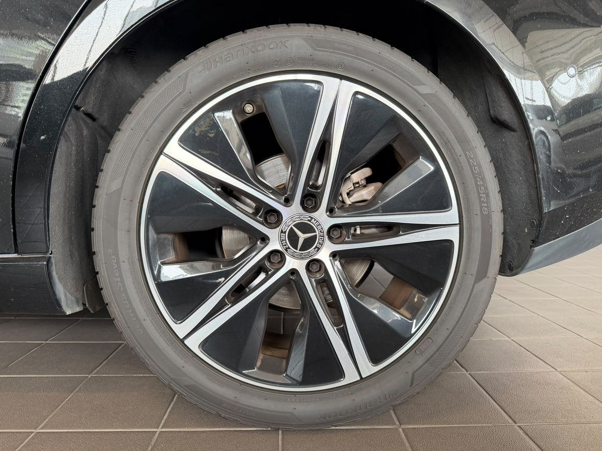Mercedes Benz B180