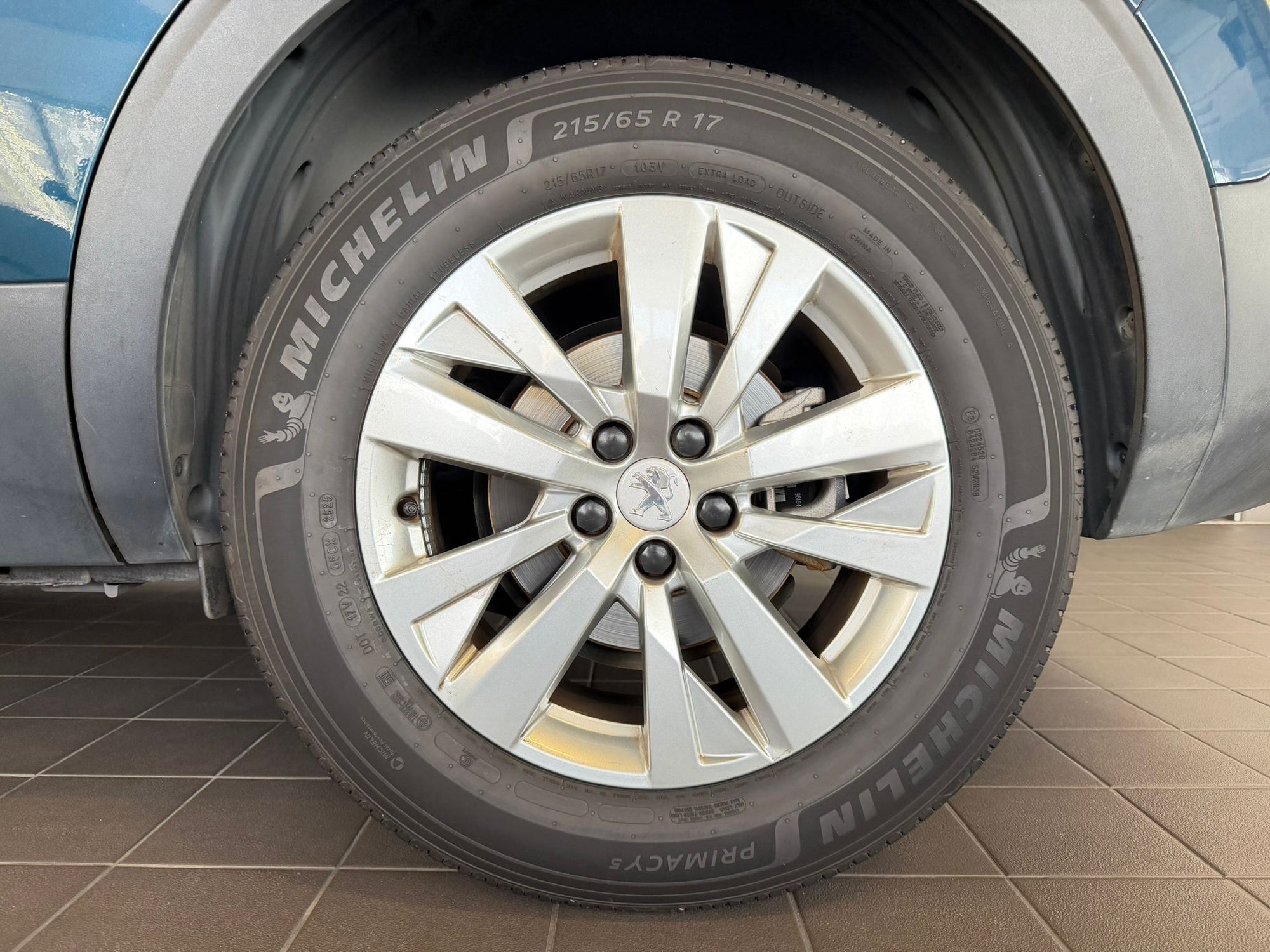 Peugeot 5008 1.2 EAT8 Active Premium