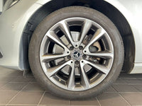 Mercedes Benz E200 Sedan Exclusive