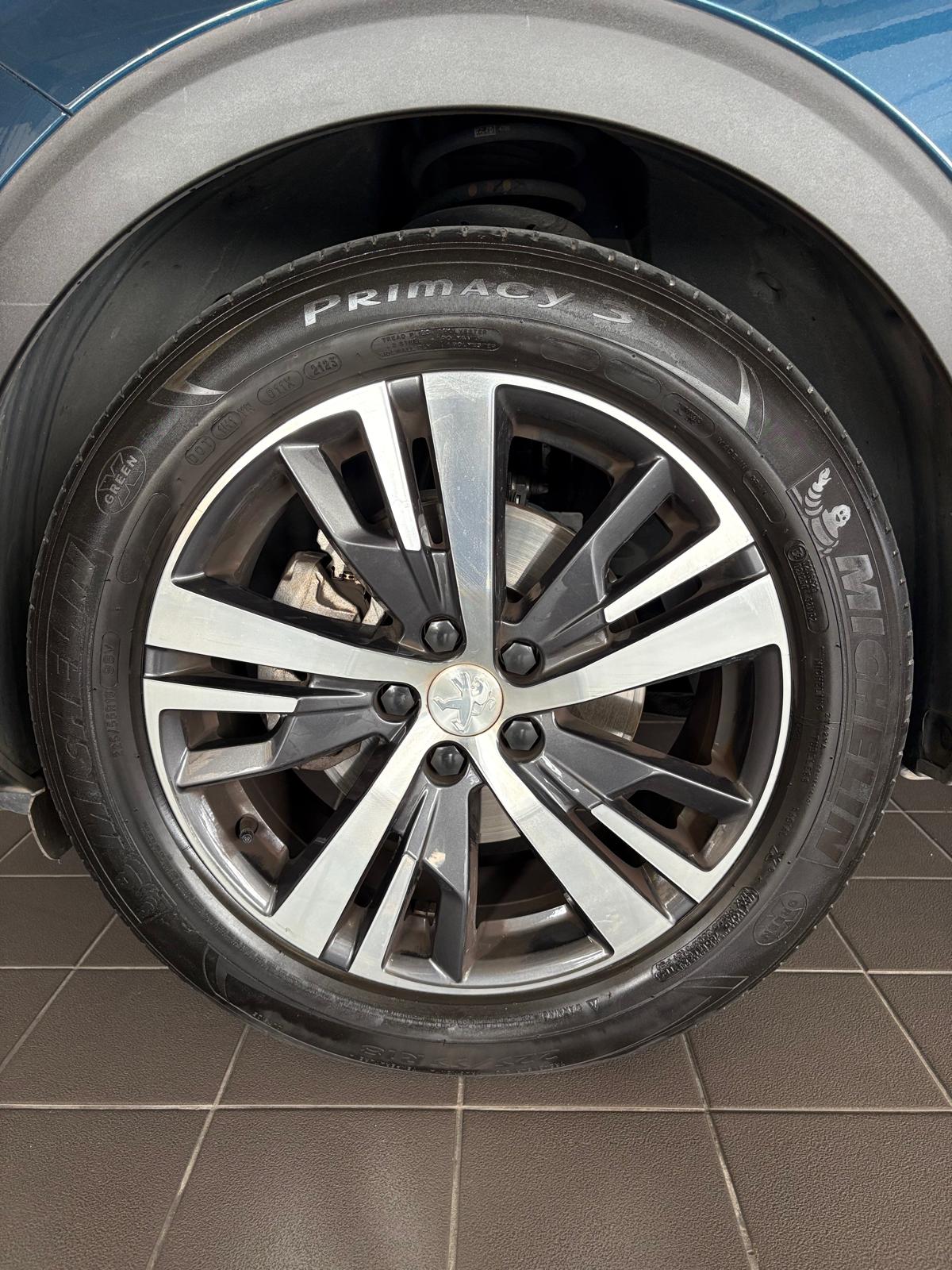 Peugeot 5008 1.2 EAT8 Allure Premium